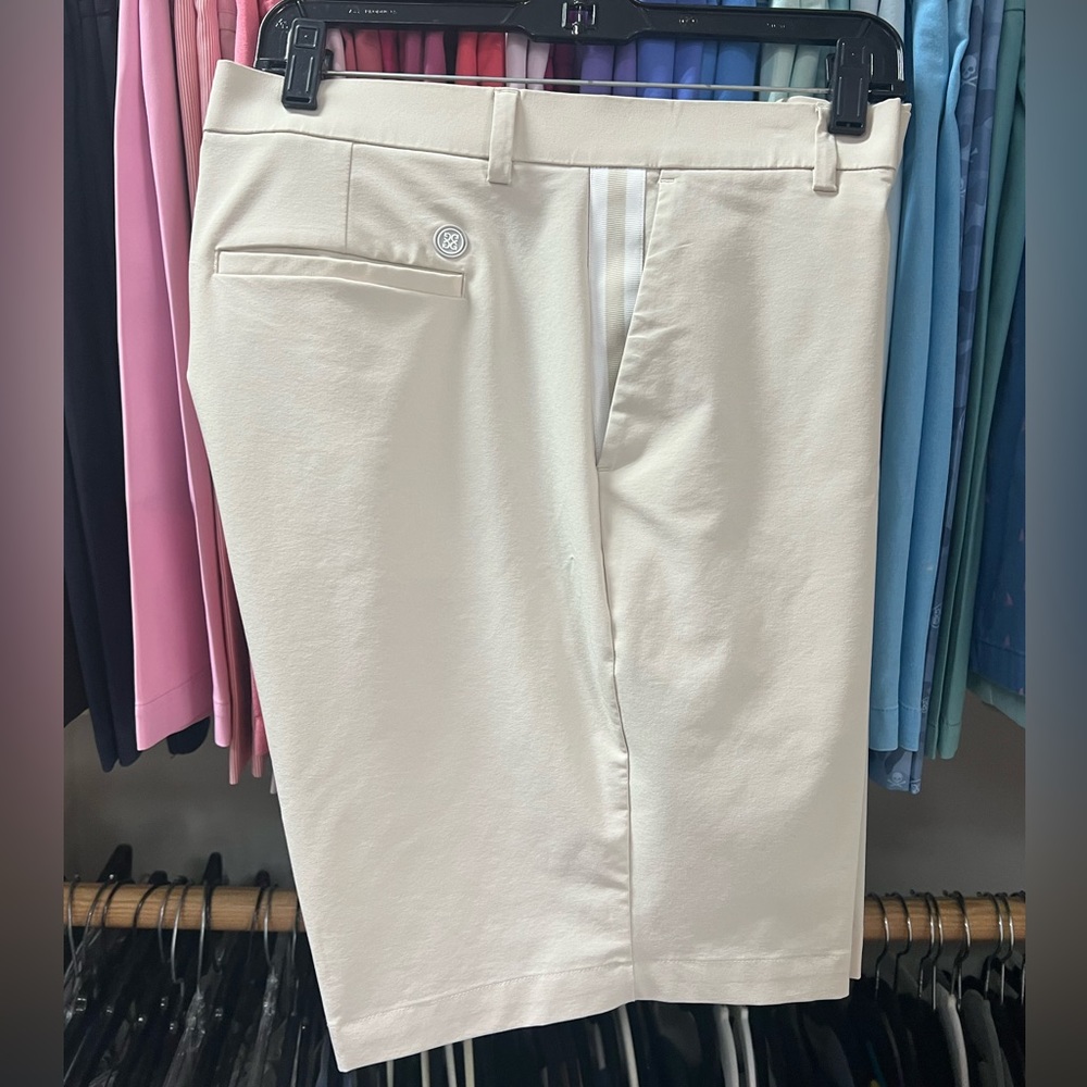 Men’s G/FORE golf shorts